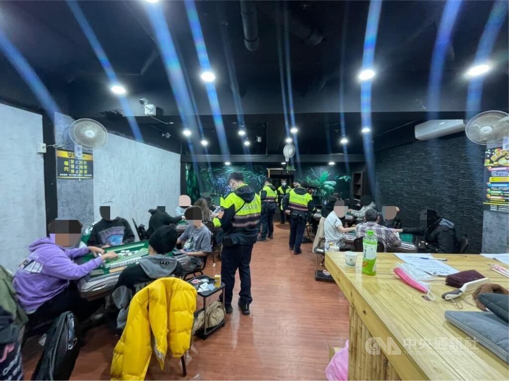 通博娛樂城-通博-博彩資訊-淡江大學附近藏賭場 警當場查獲12名大學生