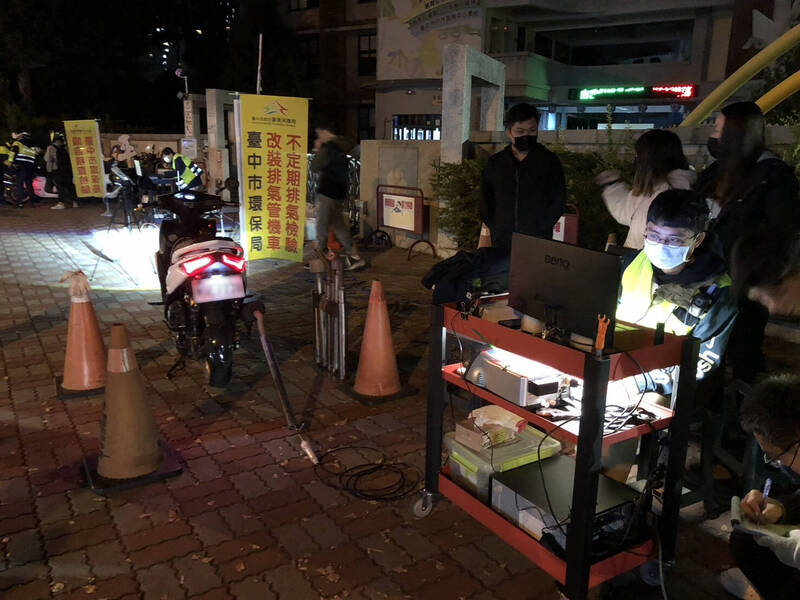 通博娛樂城-社會快訊-台中警聯合稽查「炸街猴」 2小時祭出逾20萬罰單