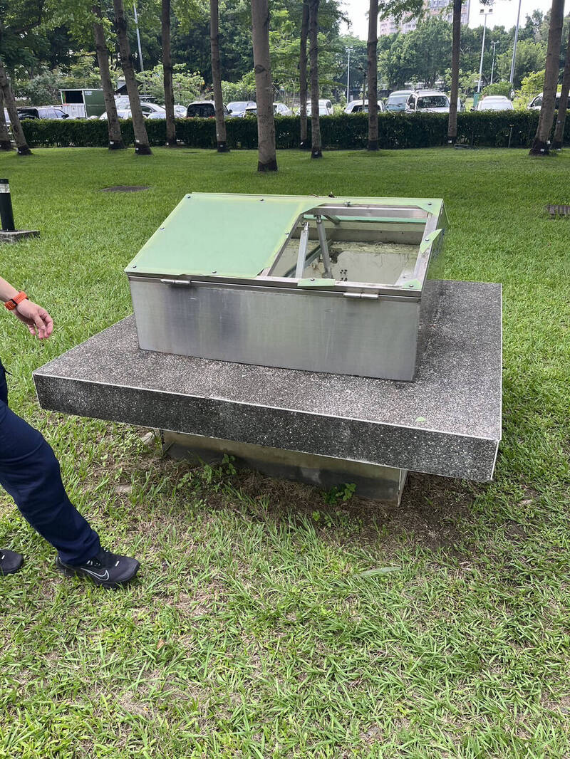 通博娛樂城-社會新聞-台中6歲女童踩破公園採光罩 直墜B1停車場急送醫