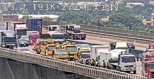 3事故7車連環撞2