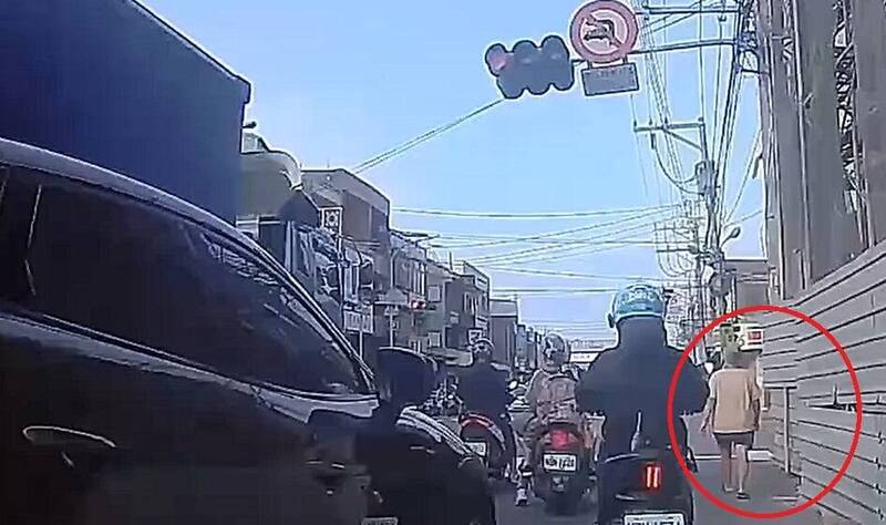 通博娛樂城-社會新聞-彰化7旬婦走斑馬線過馬路 遭綠燈起步曳引車撞擊身亡
