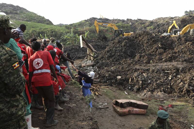 UBO8-国际新闻-烏干達垃圾山倒塌增至18死14傷 實際活埋人數未知