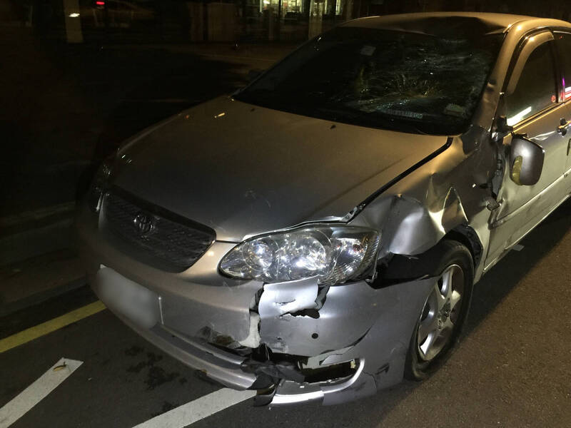 通博娛樂城-線上娛樂-台中驚悚車禍！ 機車轎車路口碰撞 18歲騎士撞飛昏迷送醫搶救