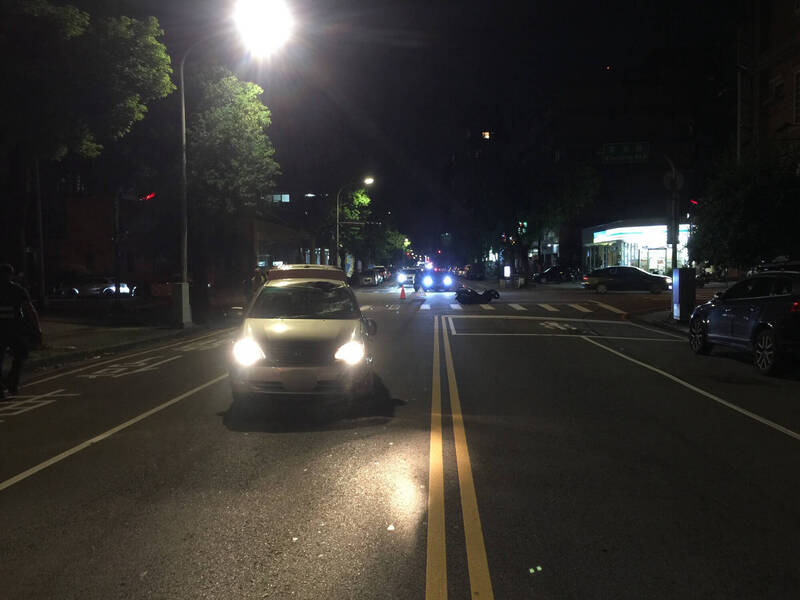 通博娛樂城-線上娛樂-台中驚悚車禍！ 機車轎車路口碰撞 18歲騎士撞飛昏迷送醫搶救