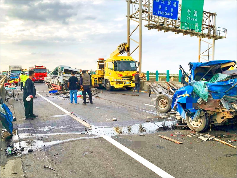 通博娛樂城-線上快訊-見施工煞車 台61線3貨車連撞3死1重傷